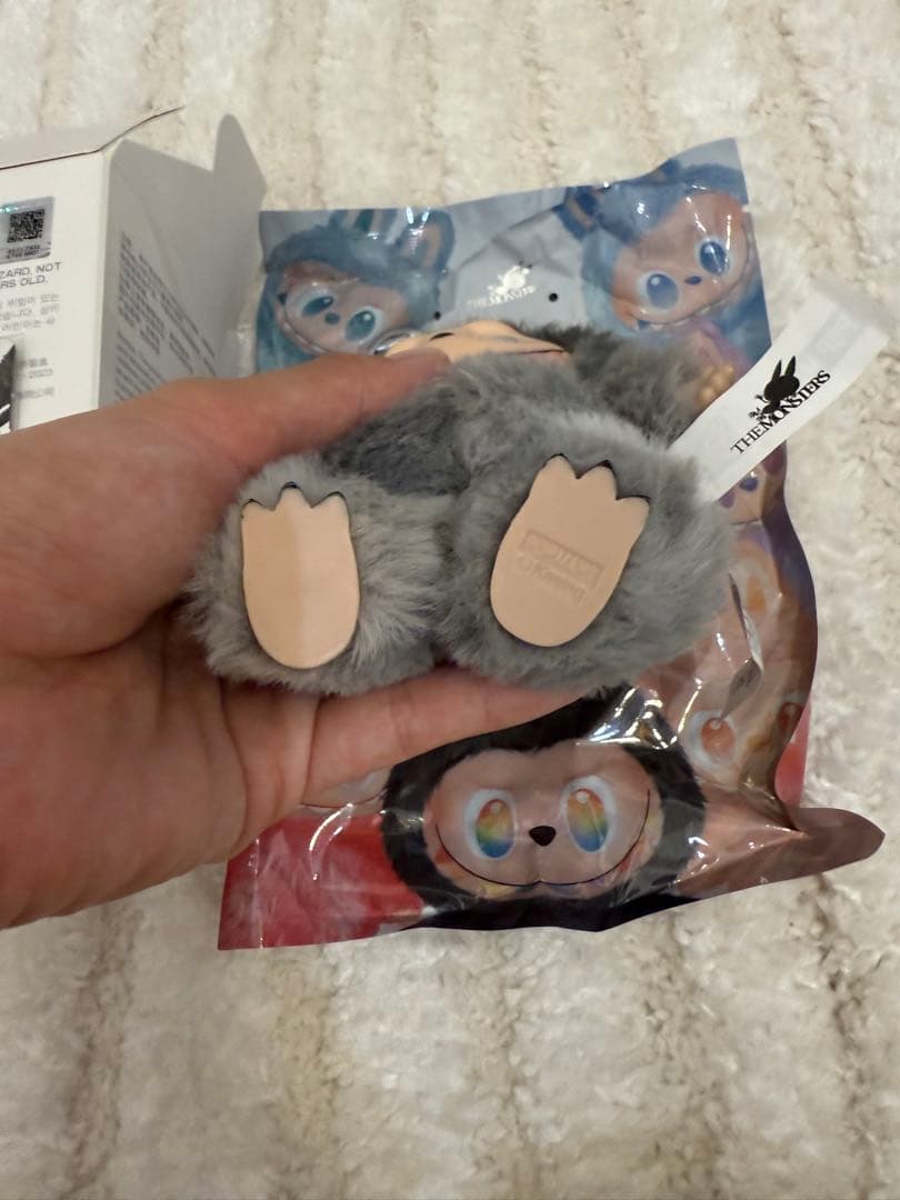 ラブブLabubu ID 正規品Big Into Energy シークレット