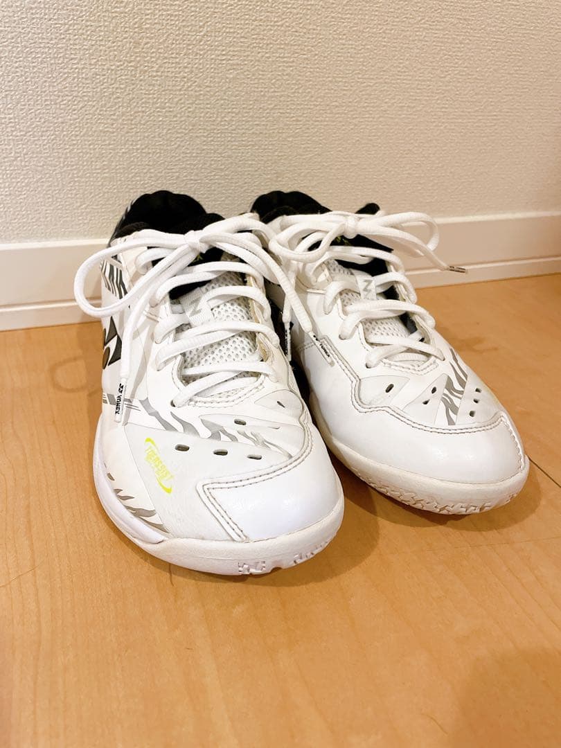 【希少！美品】ヨネックス　バドミントンシューズ　桃田賢斗選手モデル　靴　24cm