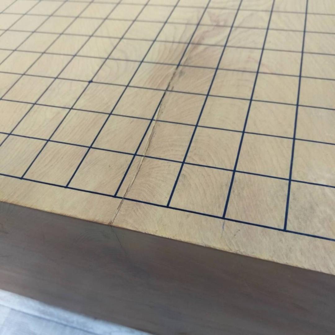 現状品 本榧 碁盤 木表 厚み14.1cm 重さ13.6kg 33号 蛤碁石付き