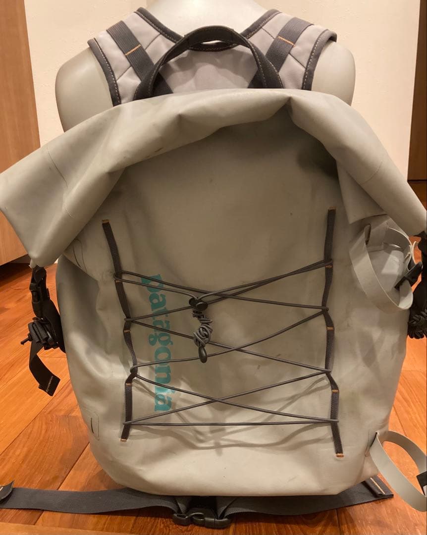 パタゴニア ストームサージ ロールトップ 完全防水 バックパック 渓流 トラウト