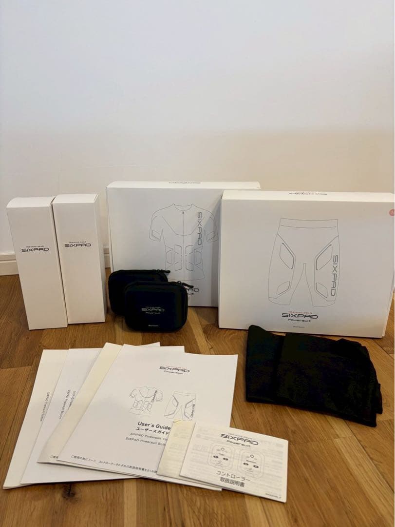 SIXPAD EMS パワースーツ　トップ＆ボトム セット レディースMサイズ