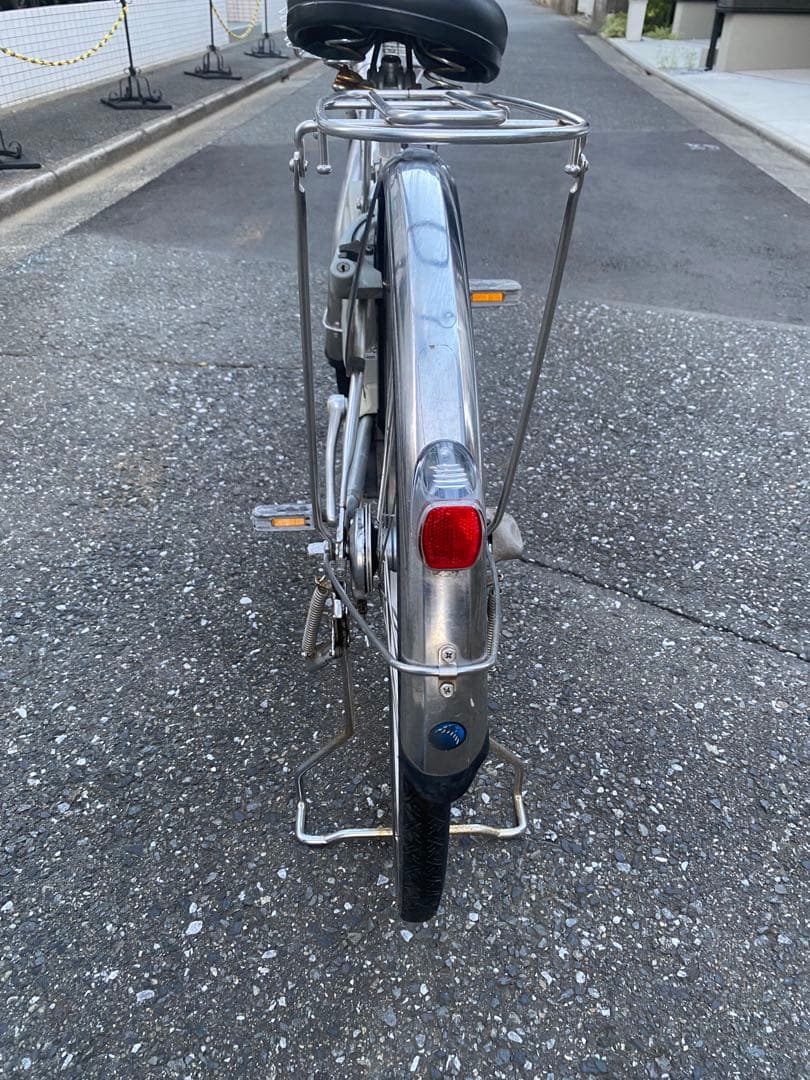 シルバー 電動アシスト自転車 シティタイプ