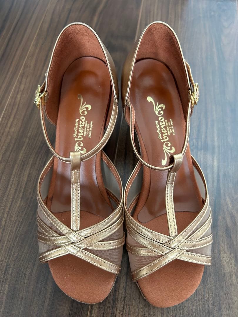 大幅値下げ！社交ダンスシューズBunzo 如月 23R 兼用シューズ超美品