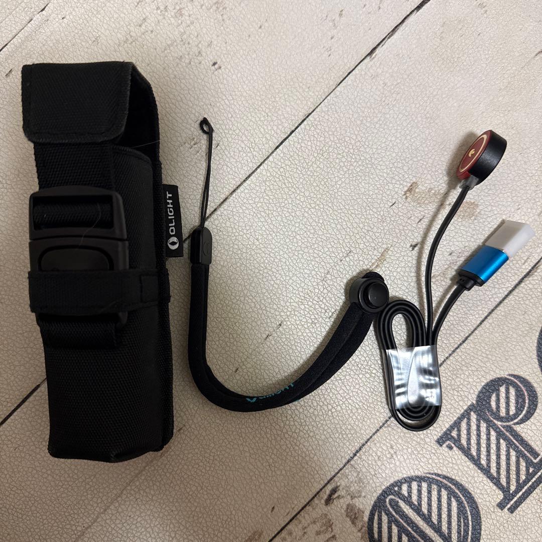 【限定値下】Olight オーライトSeeker 3 Pro 懐中電灯