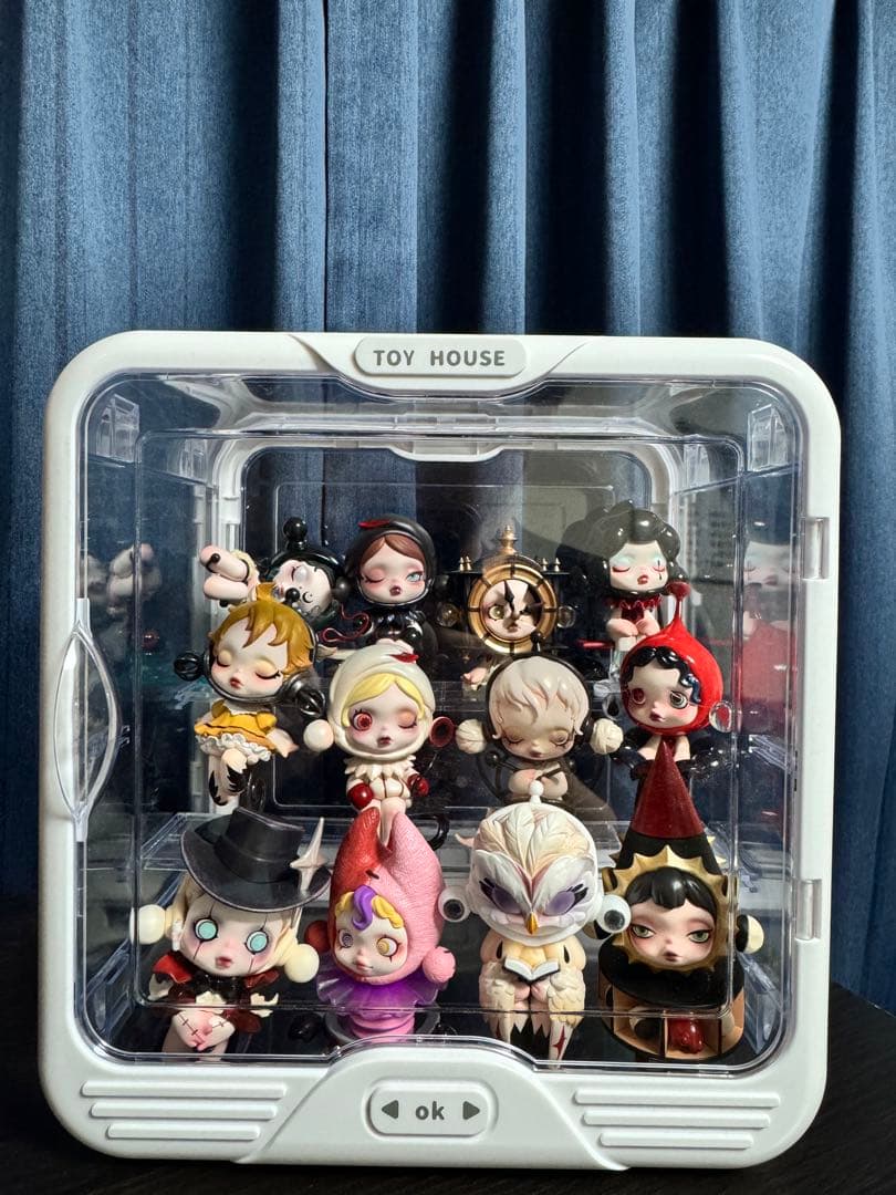 POP MART SKULLPANDA ケース付き