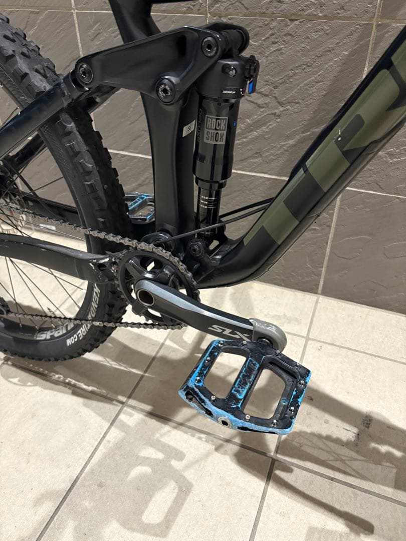 TREK remdy 8 バラ組　引き取り限定