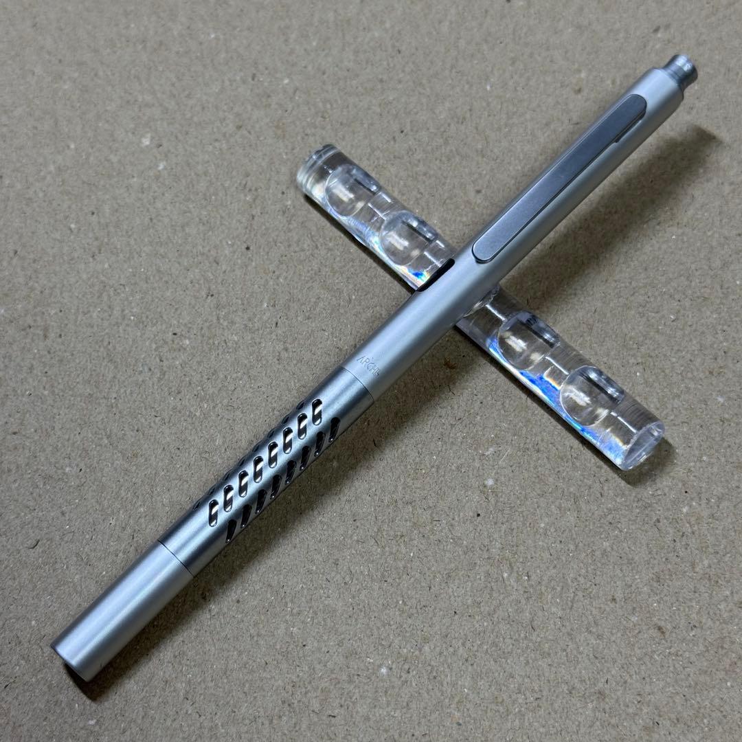 新品 廃盤 サクラ アーキ 水性 ローラーボール シルバー YABC3000