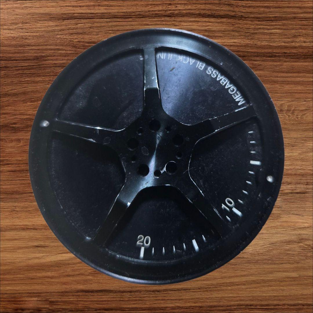 希少廃盤品　 Megabass BLACK JUNGLE リール 右ハンドル