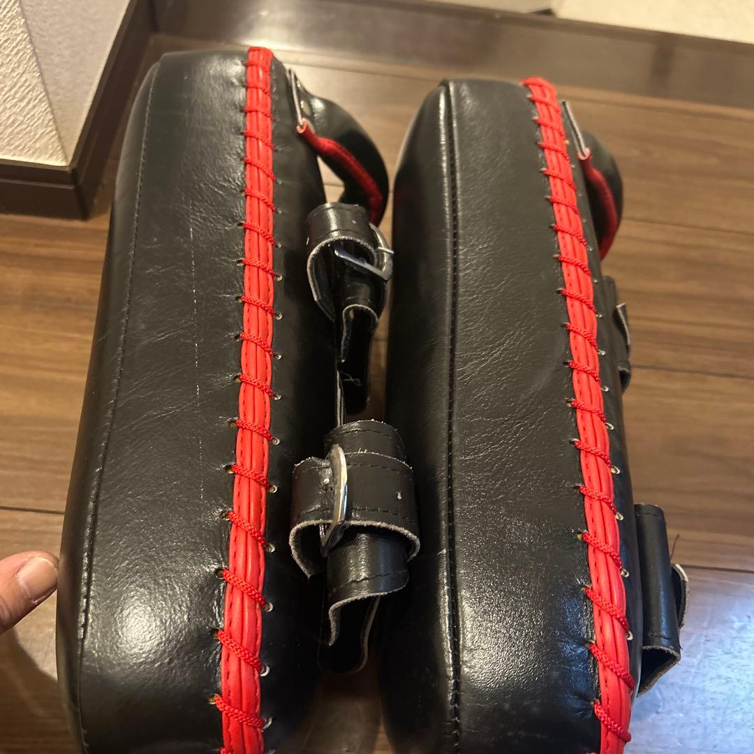 THAISMAI (タイサマイ) キックミット 黒に赤ライン2個セット