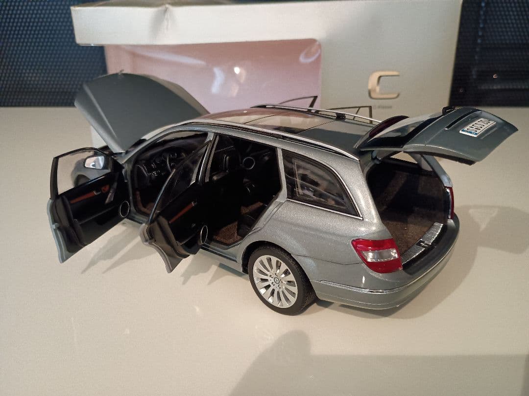 メルセデス特注 オートアート メルセデス ベンツ Cクラス ワゴン 1/18