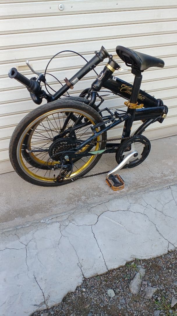 Cadillac 折りたたみ自転車 黒と金