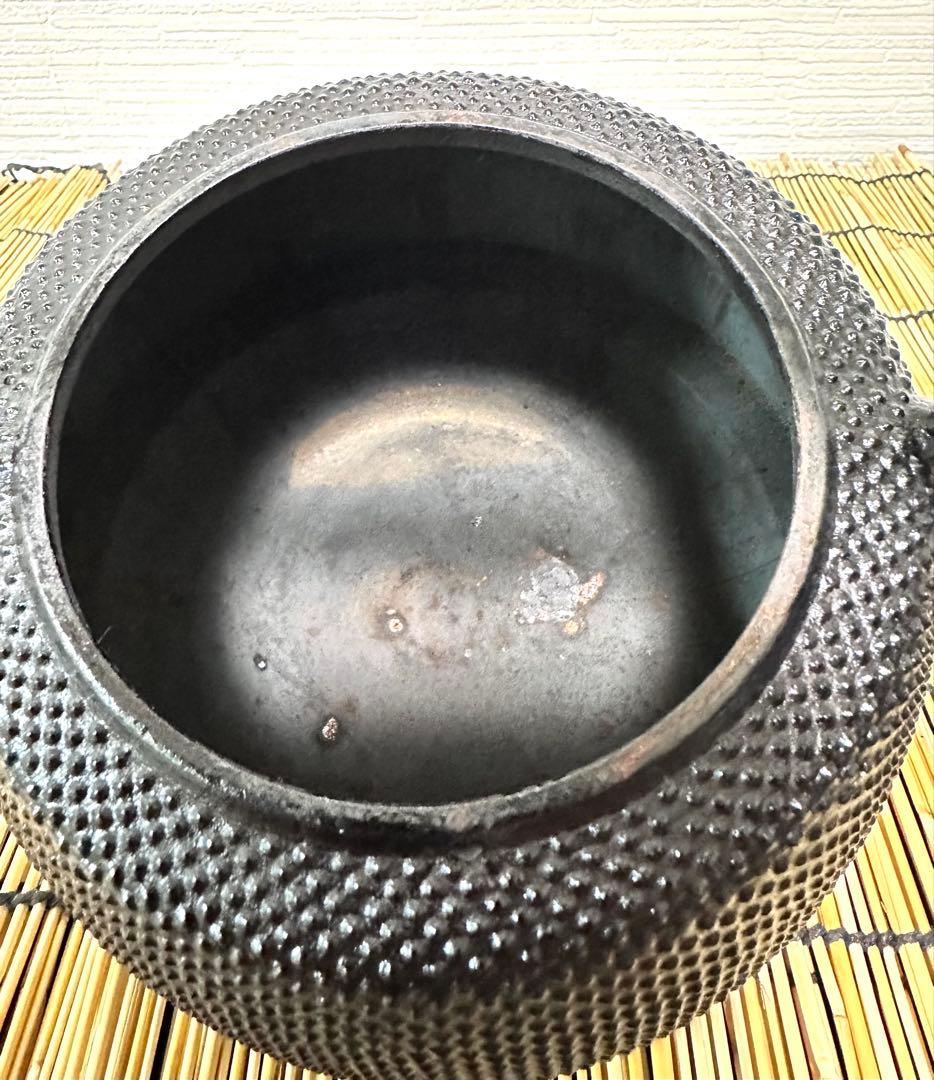 未使用品、保管品　南部岩鋳 四代目清末作 １５型　九重アラレ　南部鉄瓶