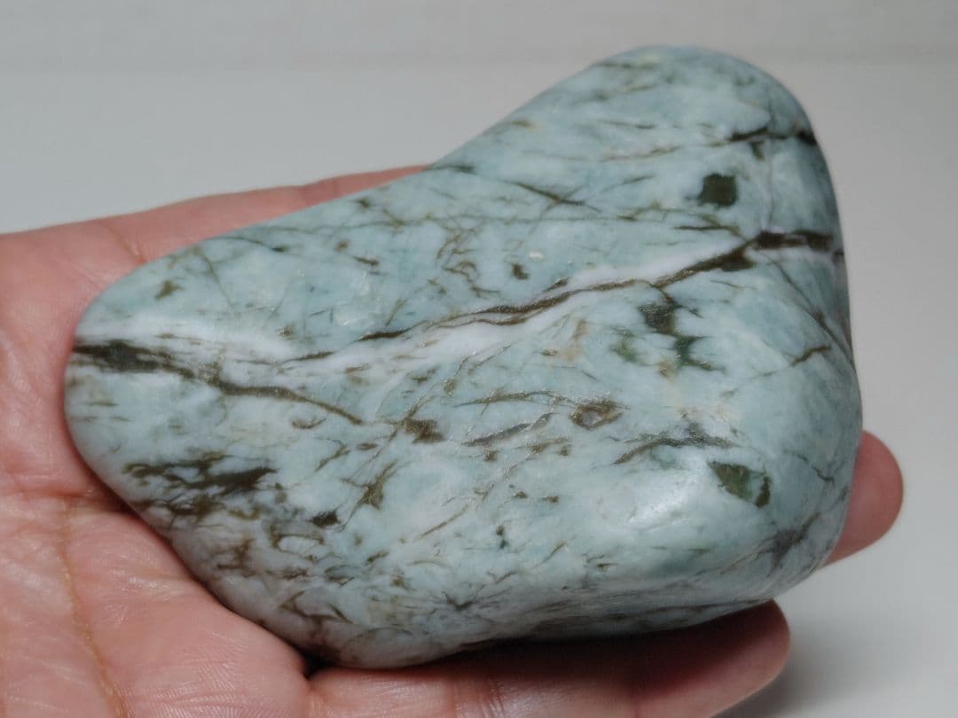 水色 311g 翡翠 ヒスイ 原石 鑑賞石 自然石 誕生石 鉱物 鉱石 水石