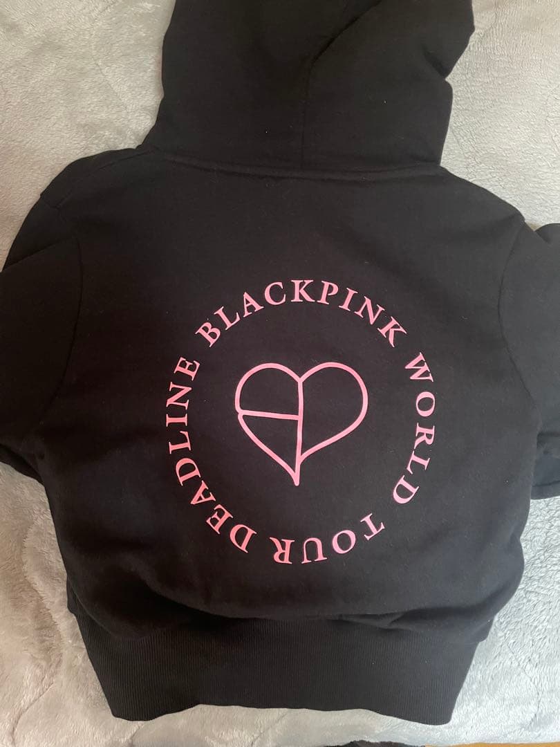BLACKPINK DEADLINEプルオーバーフーディ　ブラック　ショート