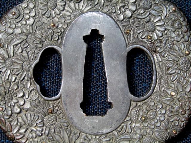 02★武具　刀装具　刀　脇差　銅鍔　金象嵌　菊文　木瓜型　箱付★