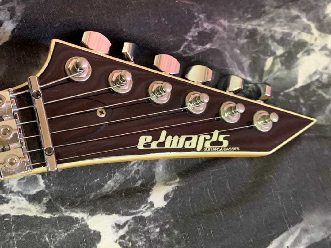 【最終値下げ！】Edwards Alexi V エレキギター