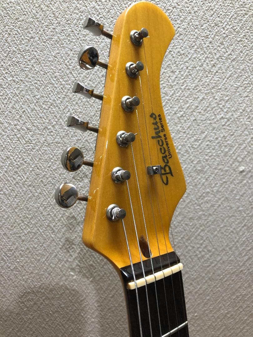 Bacchus Universe Series ストラトキャスタータイプ