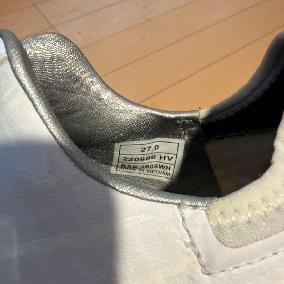 ZETTホワイト スパイクシューズ