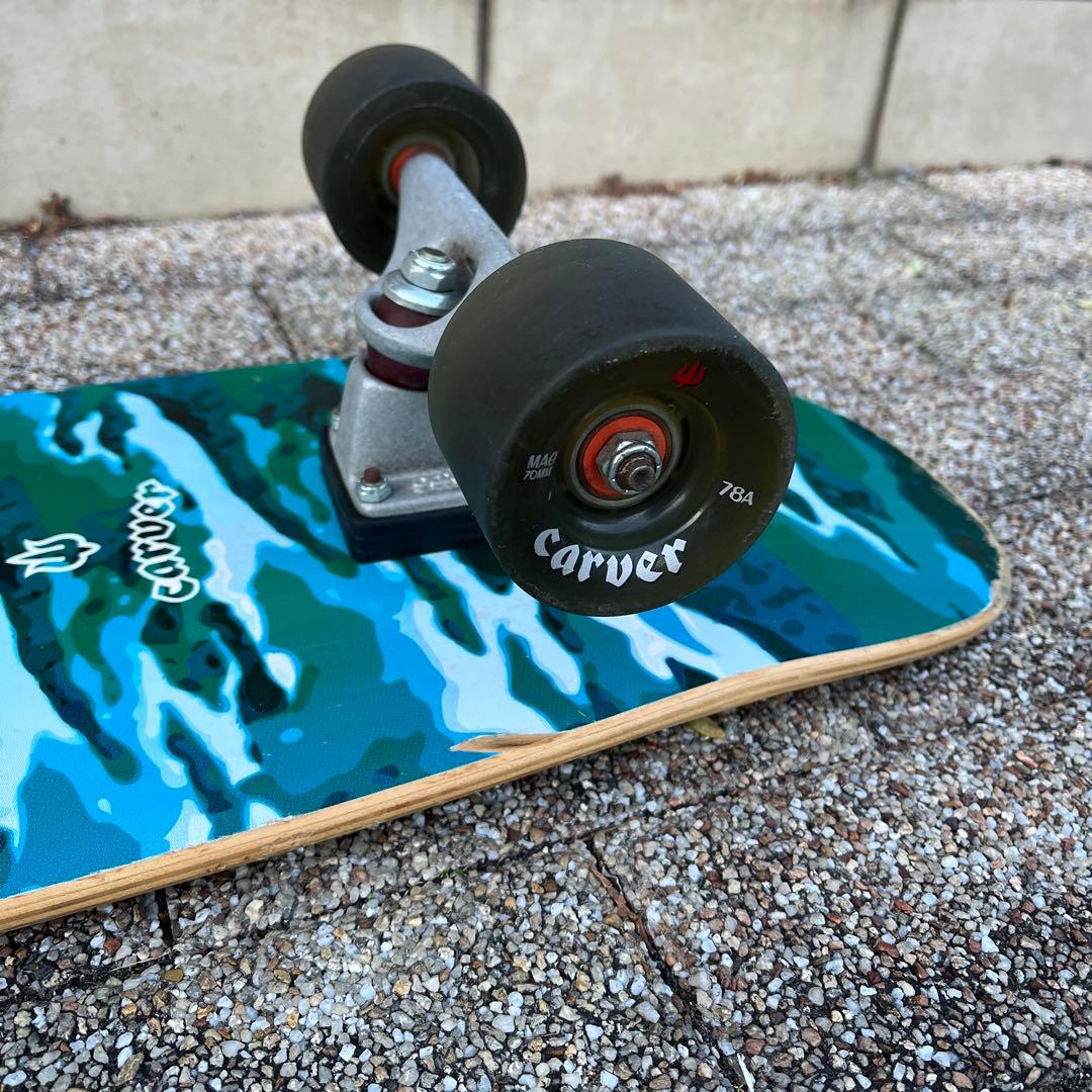 Carver スケートボード 波デザイン