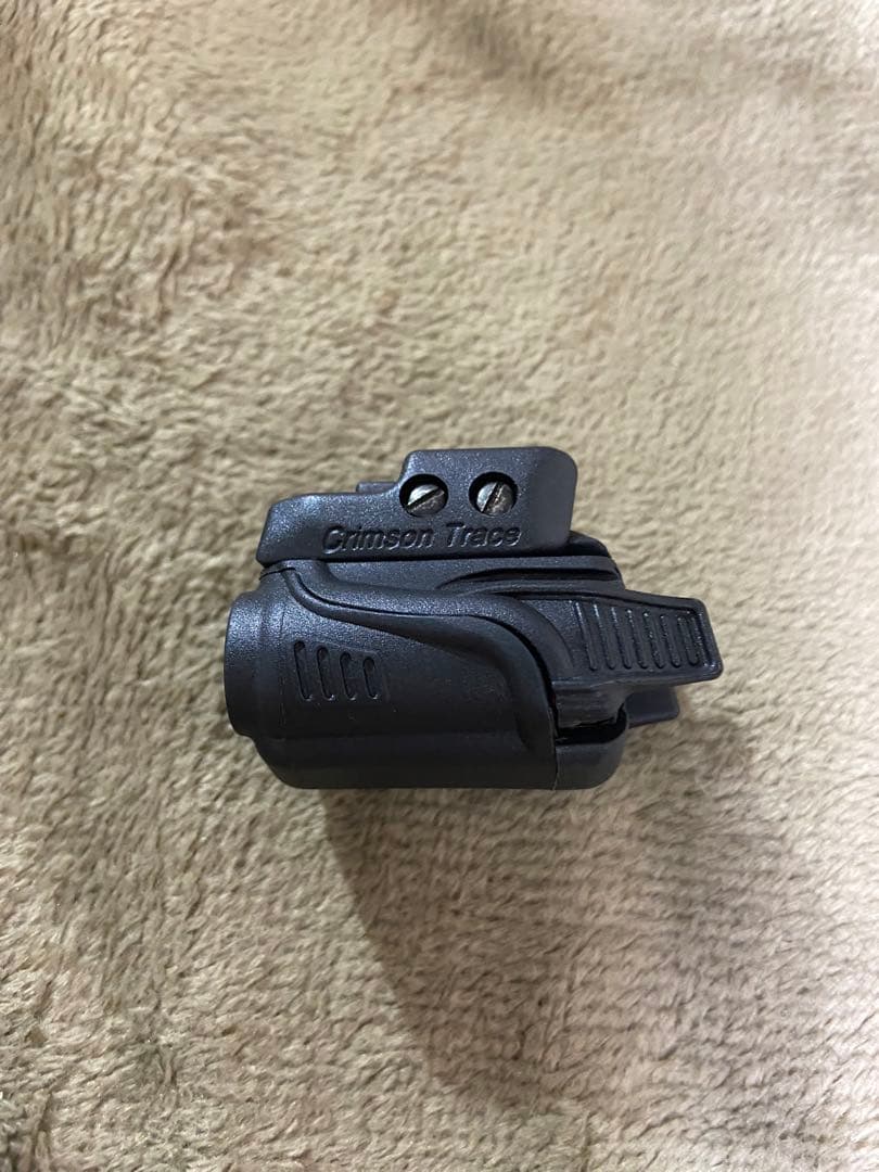 バ*ン様 実物Crimson Trace製タクティカルライトCMR-202