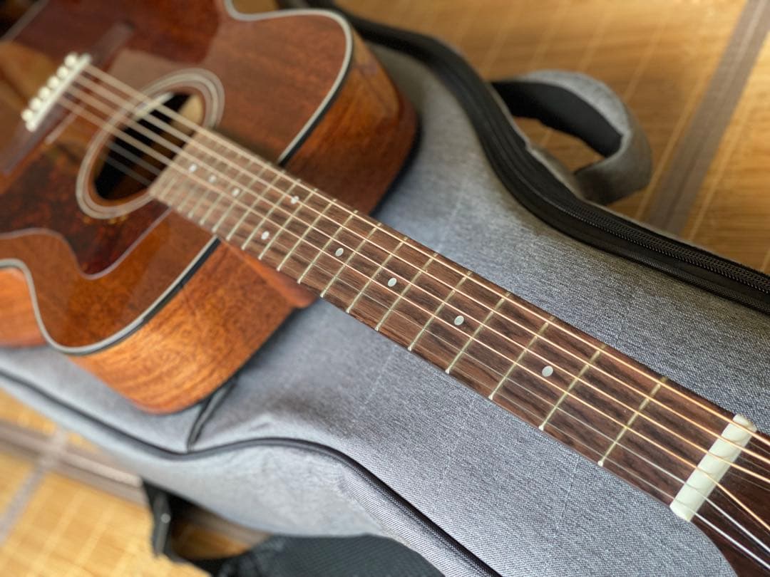 超美品　GUILD ギルドOM-120 アコースティックギター　 マホガニー