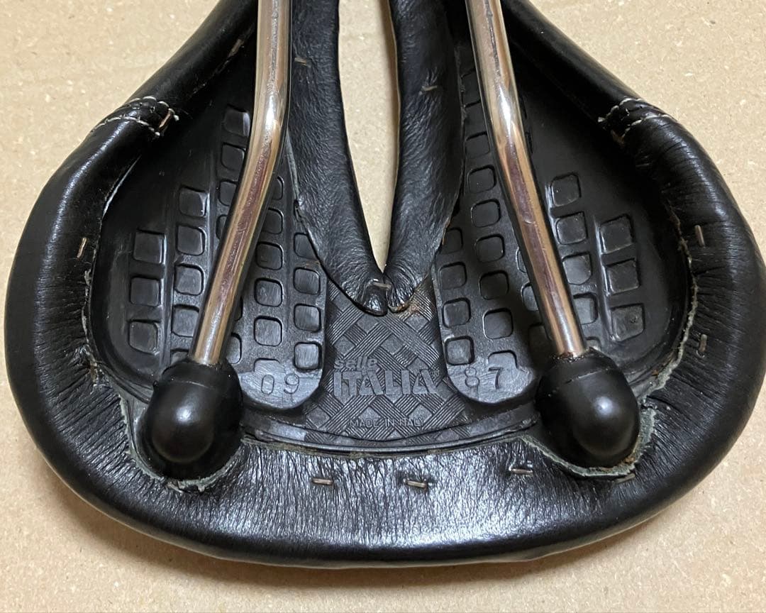 サドル　セライタリア　フライト　トランザム　trans am