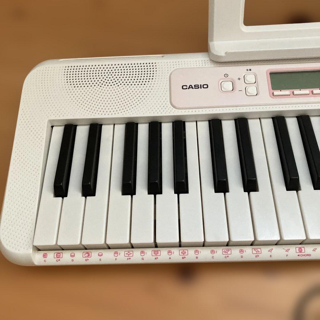 カシオ　光ナビゲーション　電子ピアノ　LK-320