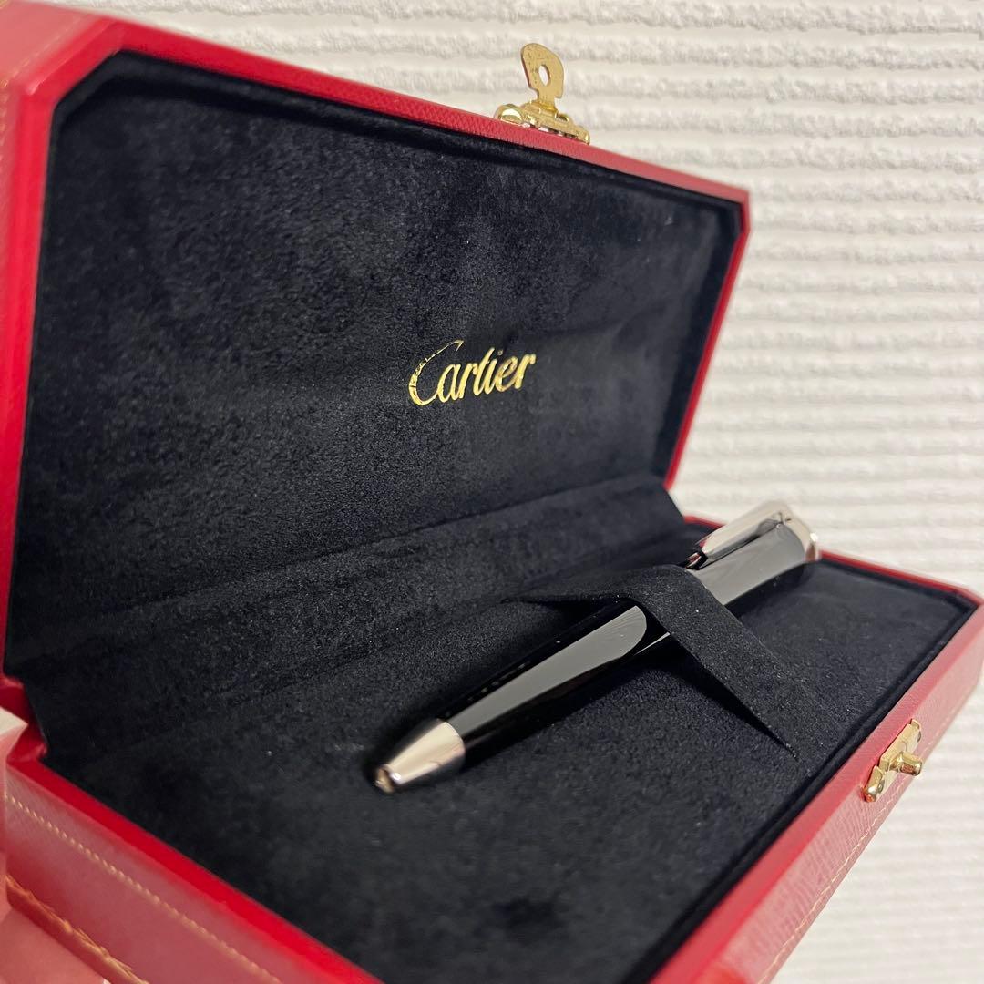 Cartier ボールペン 黒 専用ケース付き
