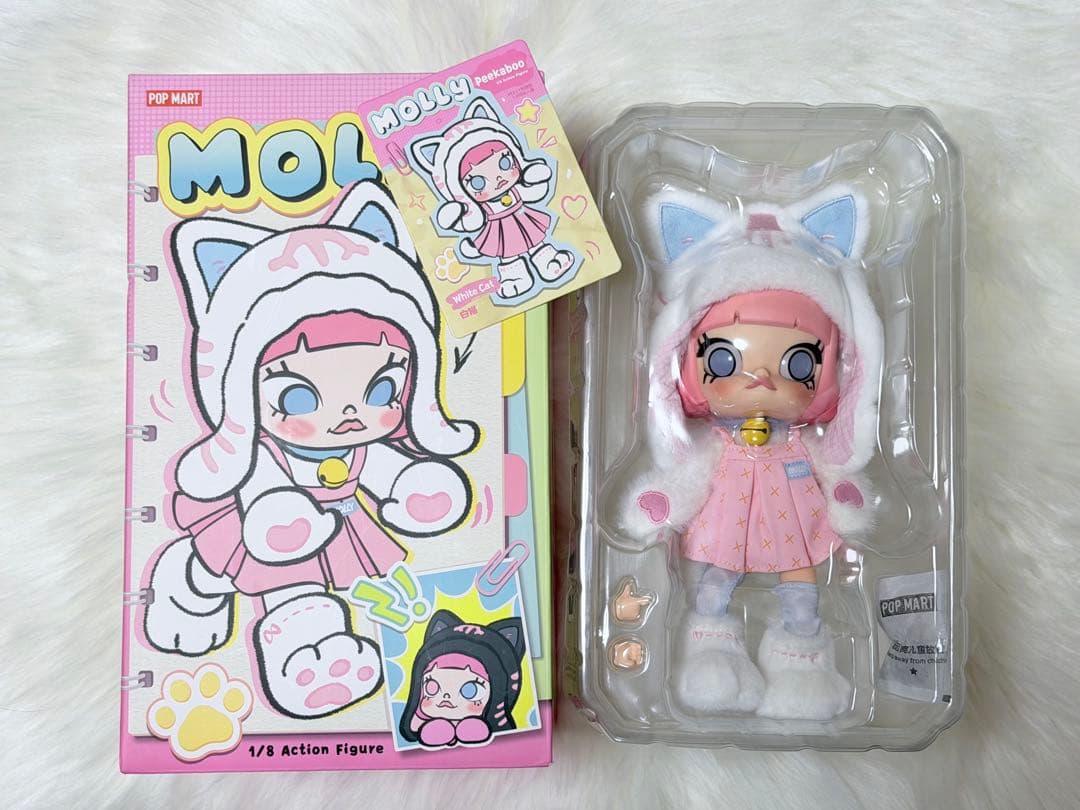 POPMART Molly Peekaboo 白猫　1/8 アクションフィギュア