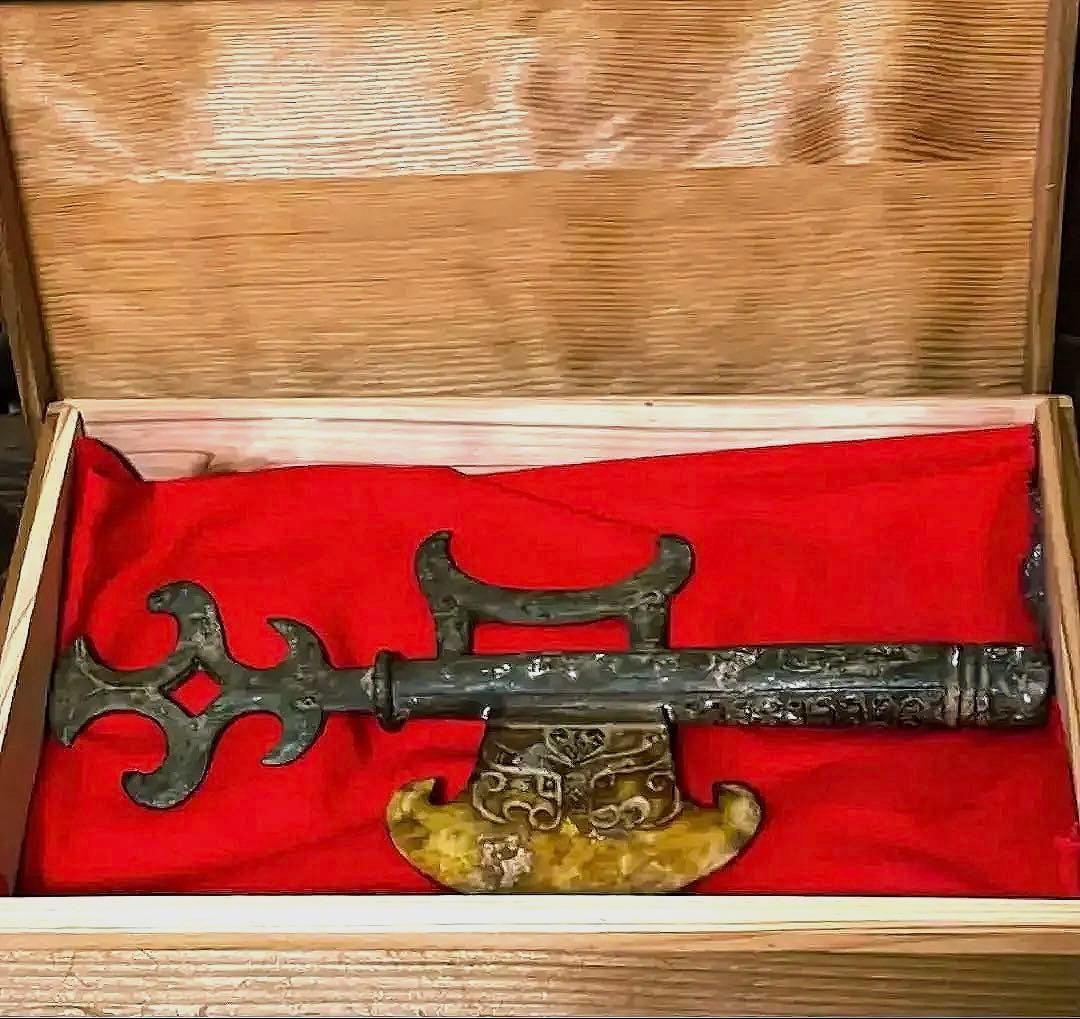 中国美術 時代 古銅 玉刃斧 箱付き