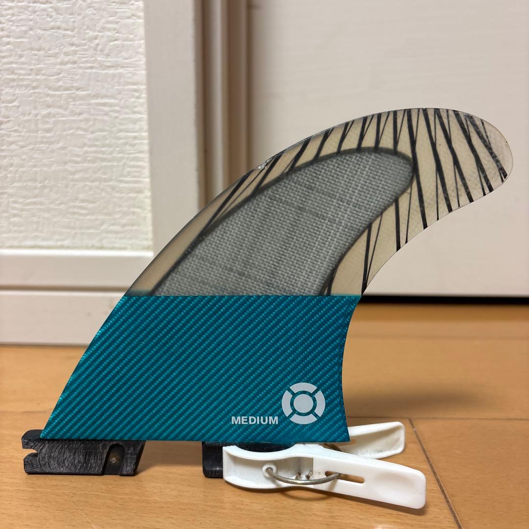 J*N様 美品　FCS2 PERFORMER M サーフボード　トライフィン　3