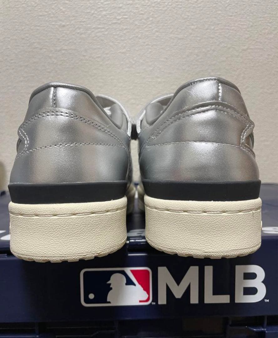 新品 人気 size26.5 atmos × adidas フォーラム