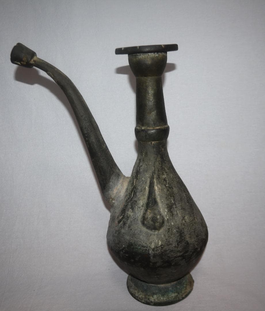 メソポタミアの青銅の水注