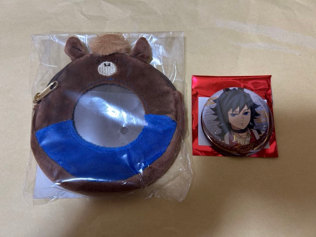 鬼滅の刃　ufotable 干支　午年　缶バッジ　ポーチ　冨岡義勇