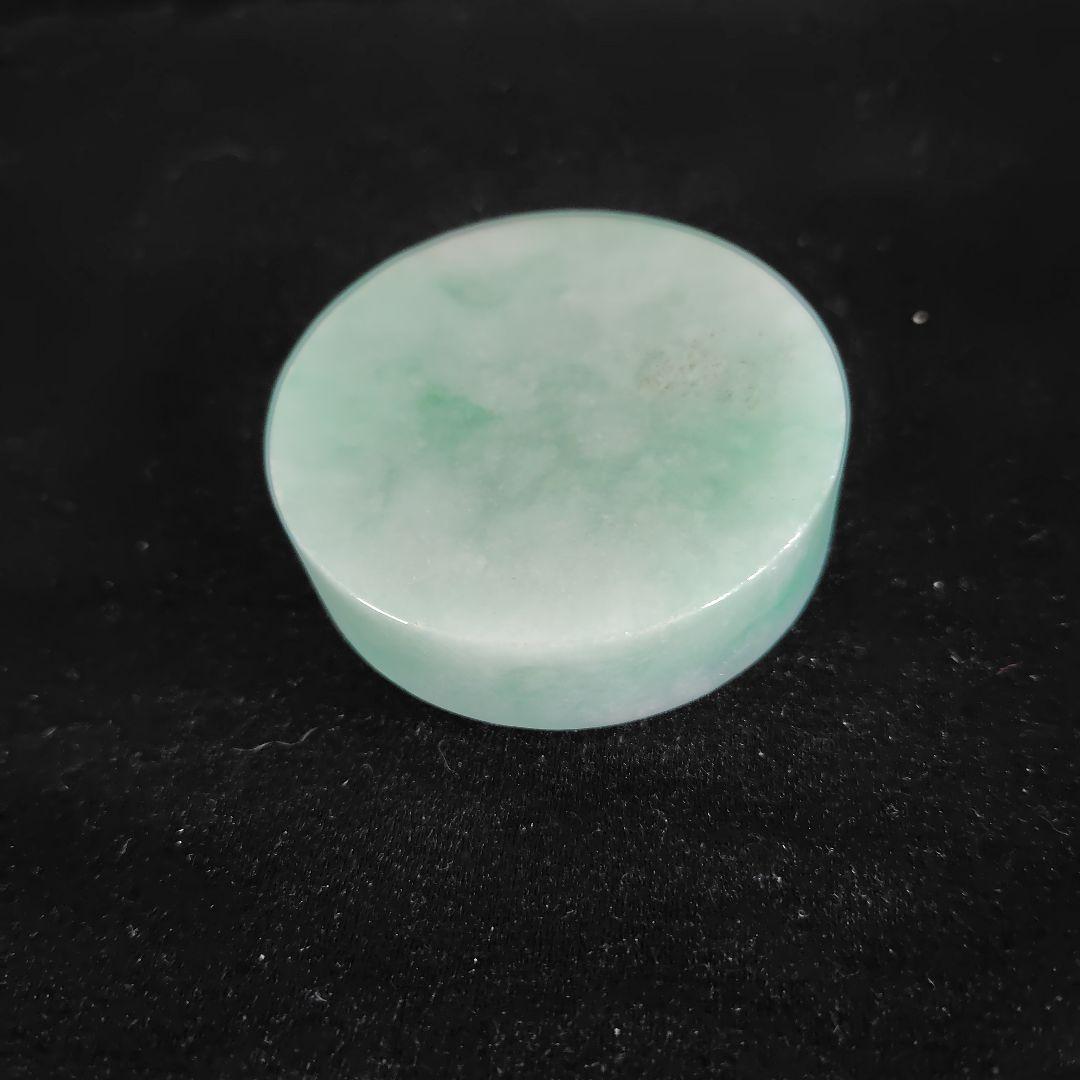 翡翠自然石の文鎮