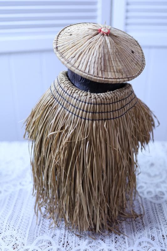 ◆信楽焼　狸さん　高さ約30㎝ ◆笠・嚢・藁草履を下げた珍しい狸　置物　陶器