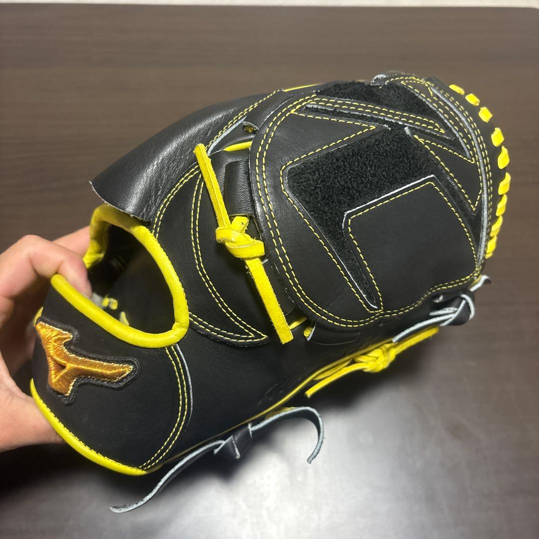 e*o様 ミズノ 軟式グローブ 黒/黄色