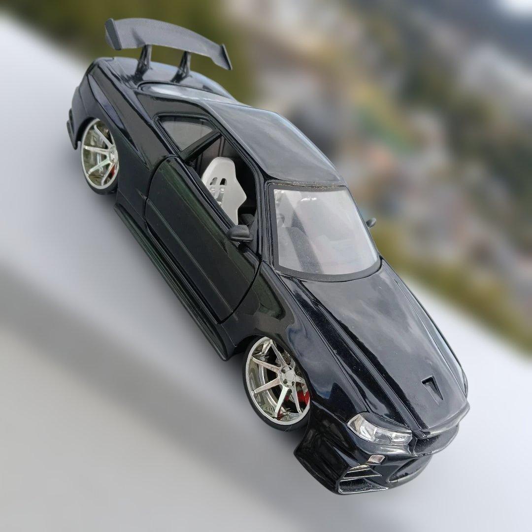 Nissan GT-R R34 ミニカー 1/18 ブラック
