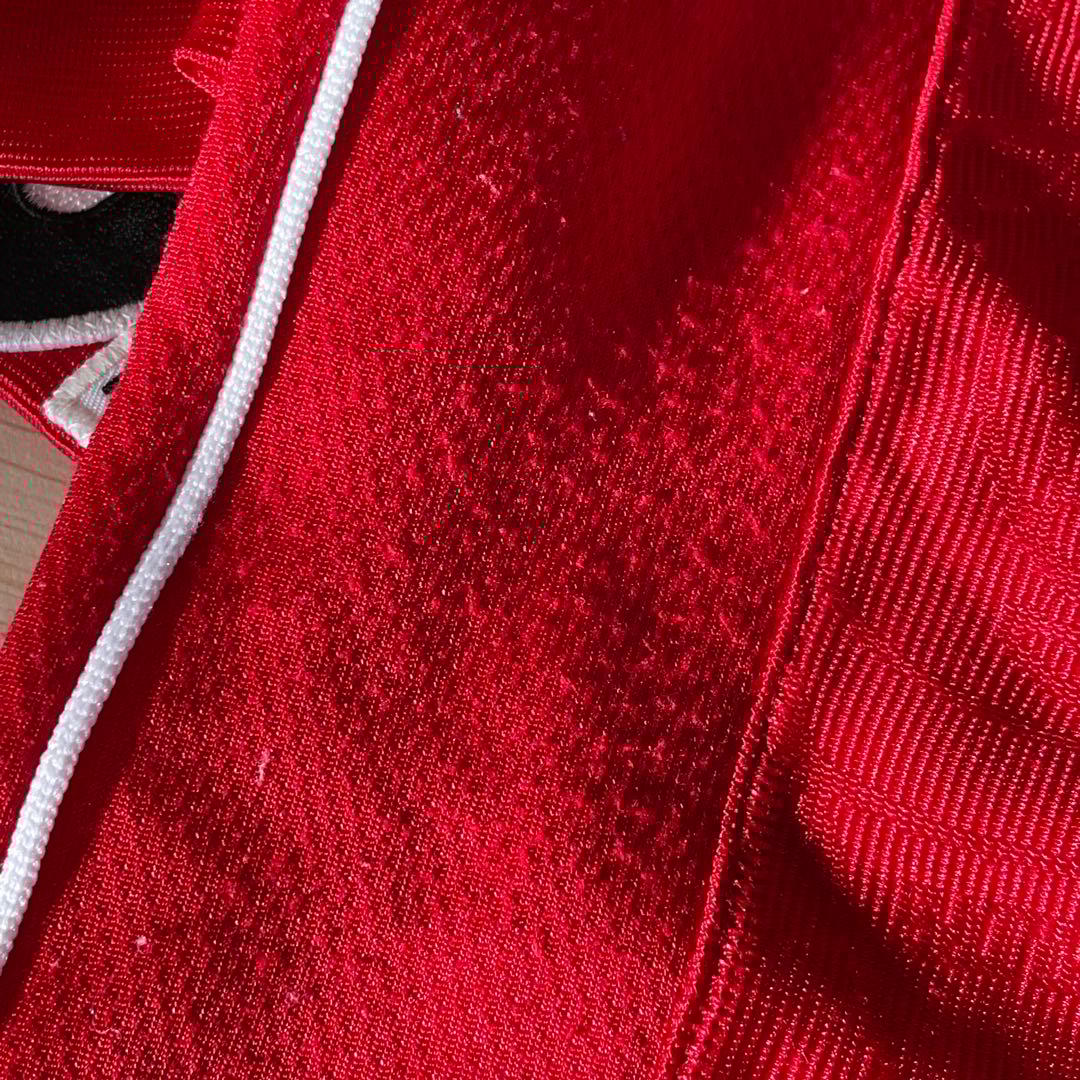 浦和レッズ　2001年ユニフォーム　浦和レッドダイヤモンズ　サイン入り　18番