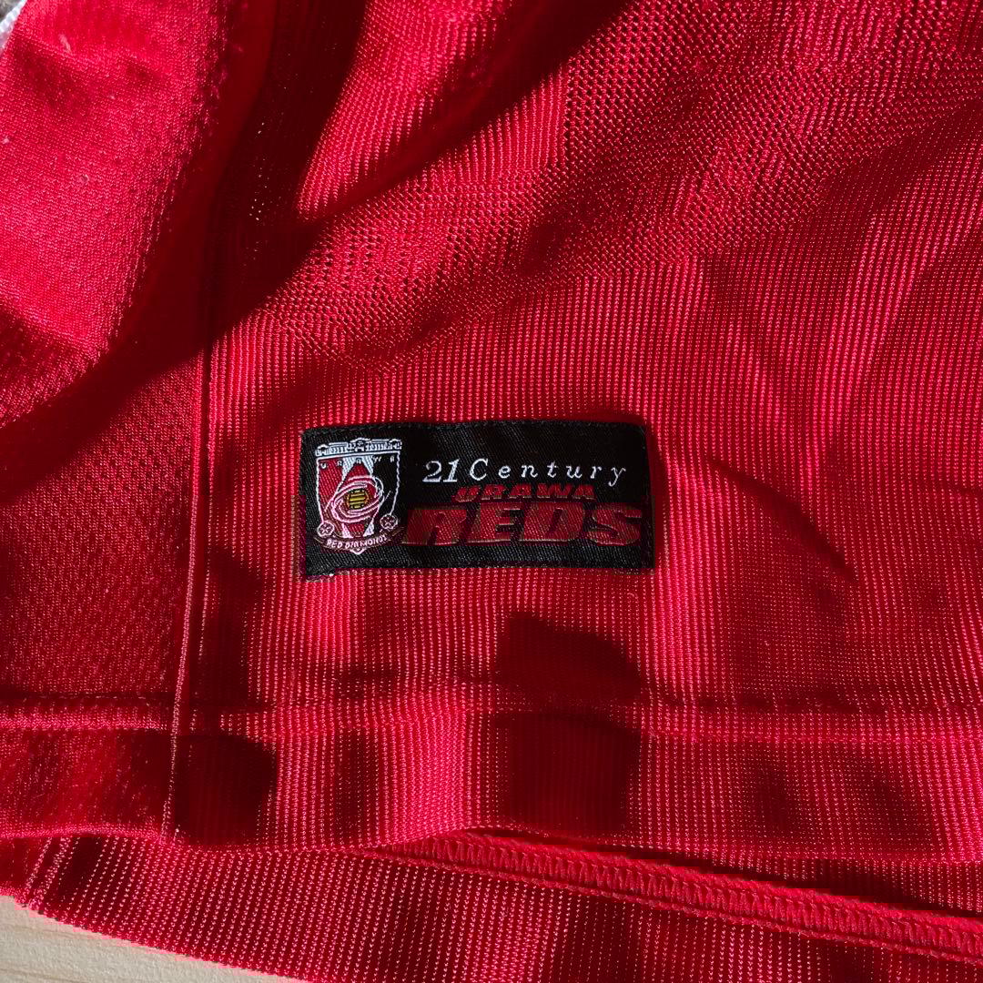 浦和レッズ　2001年ユニフォーム　浦和レッドダイヤモンズ　サイン入り　18番
