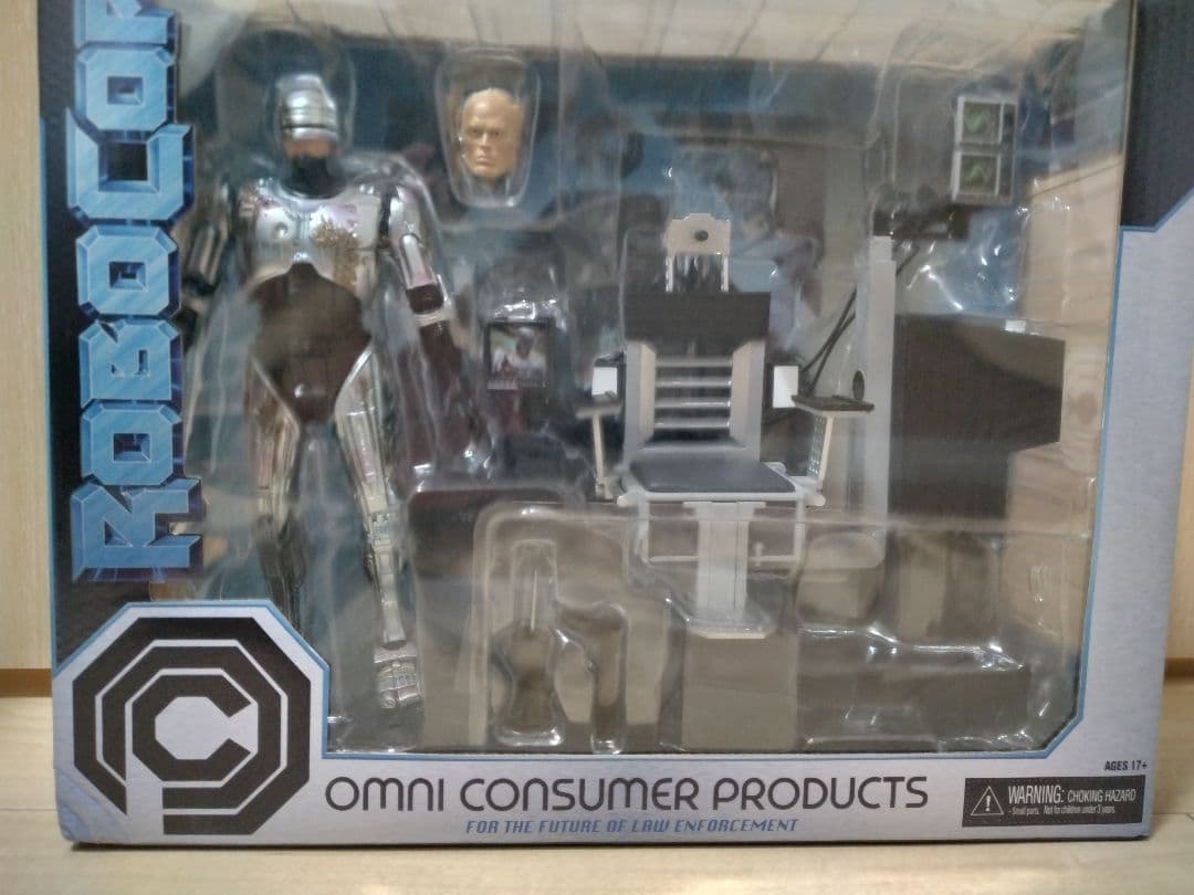 【正規品】ネカNECAロボコップ/ バトルダメージwithドッキングステーション