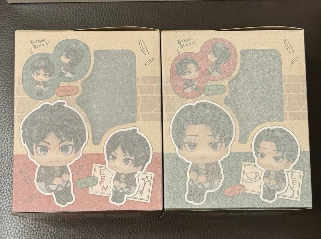 【限定品】　るかっぷ　進撃　リヴァイ&エレン　台座付き