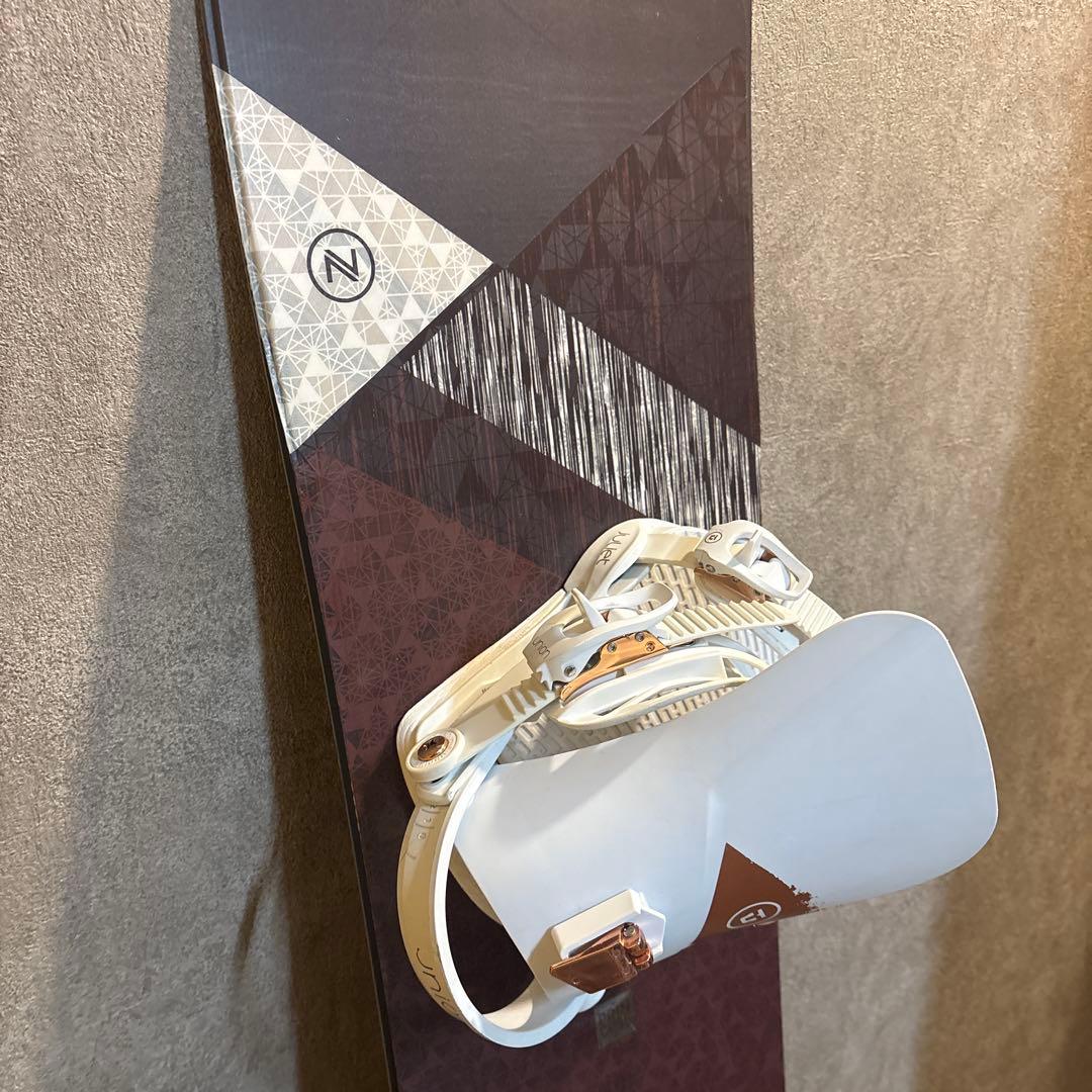 ナイデッカースノーボード板143cm/ユニオンのビンディング付き