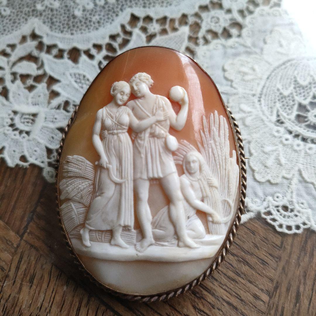 カメオブローチ