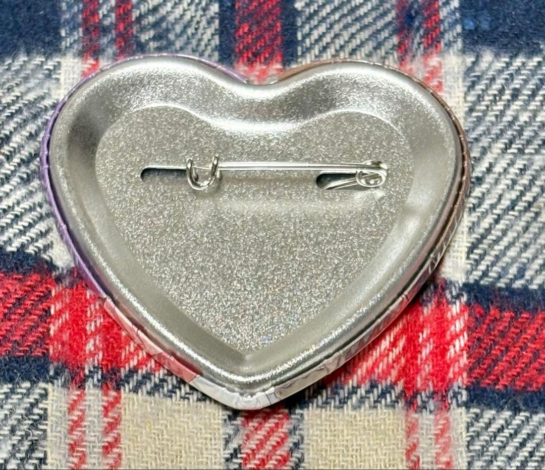 ①鬼滅の刃 バレンタイン 胡蝶しのぶ ハート缶バッジ