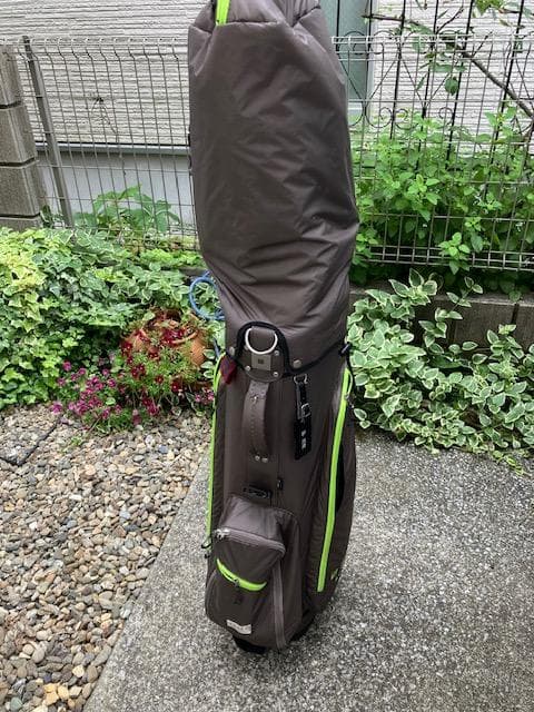 人気商品新品同様★オノフ 2.3キロの軽量、しっかり自立,コンパクト