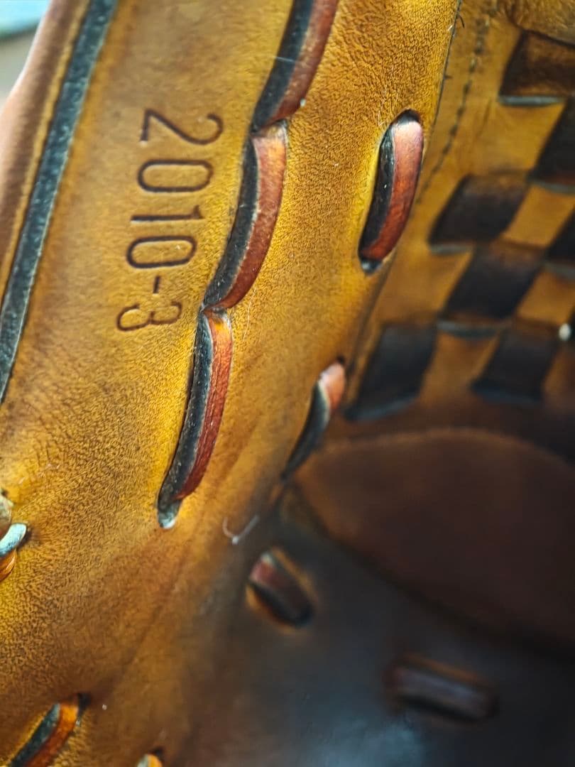 井端弘和氏 2010実使用 グラブ for Professional