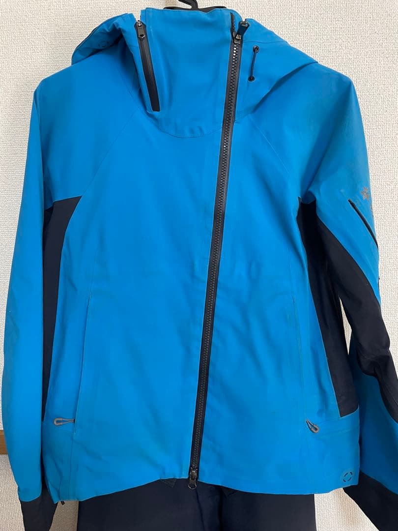 ゴールドウィン　スキーウエア　綿なしシェルタイプ上下