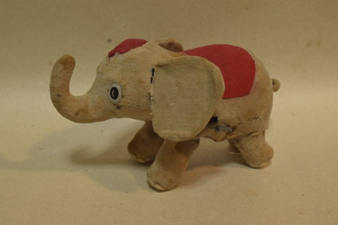 ゼンマイ仕掛けの象