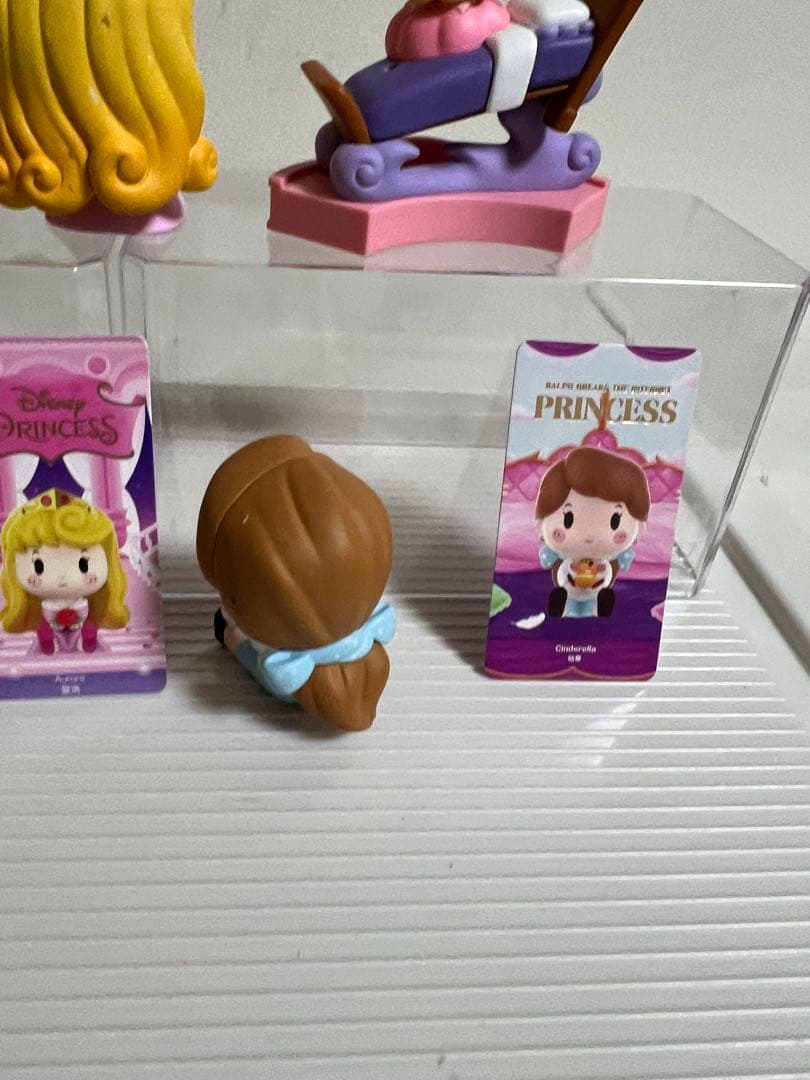 ポップマート、ベル、オーロラ姫、シンデレラ